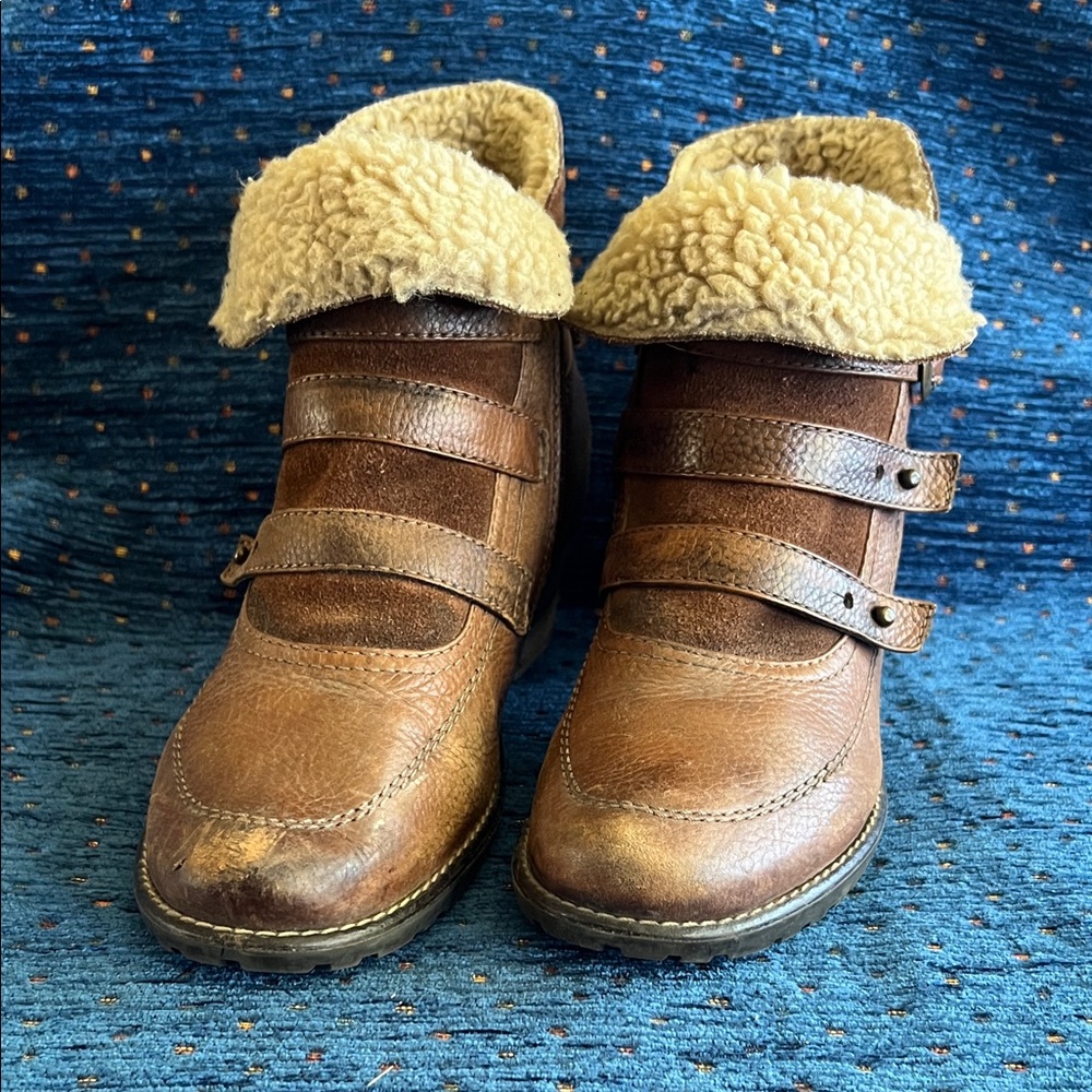 Earth brand Brown Leather Boots with faux Shearling Lining